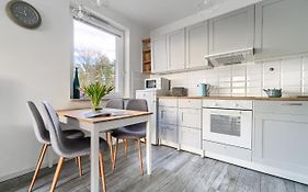 Apartament Superiore przy lesie z parkingiem